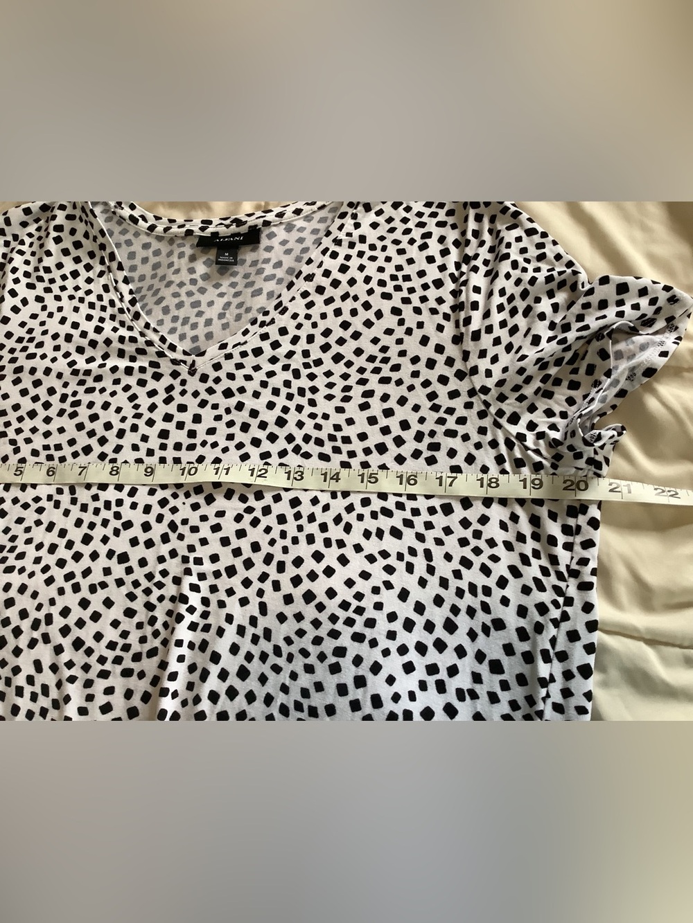 Alfani White Short Sleeve V-Neck Top with Black Dot Print - Picture 3 of 5